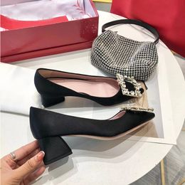 Designer Heel Height 5cm Leather shoes Summer luxury Silk Lysette chunky mid-heel Metal Frame party wedding flash women's shoes comfortable slim non-slip