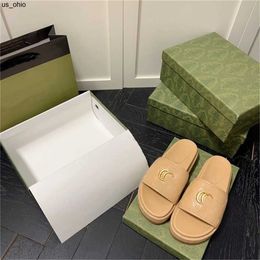 Slippers Designer Luxury Brand Leather Platform Slippers Sandals Quilted Thick Bottom Women Slippers Fashion Summer Shoes Slider Beach Slipper EUR 3545 J0522