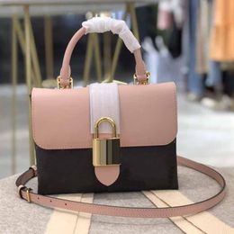 2023 Messenger Bags Lady Crossbody Bag Handbags Purse Genuine Leather Letter Printing Gold Padlock Latch Smooth Surface Hasp Adjustable Shoulder Strap