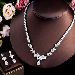 Sets CWWZircons Gorgeous White Cubic Zircon Flower Leaf Bridal Pearl Necklace Earrings Jewelry Set for Wedding Prom Accessories T639