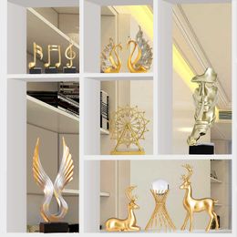 Novelty Items Modern Luxury Gold Animal Figurine Decorative Statue Deer Porcelain Figurine Home Desktop Decor easter Birthday Wedding Gift G230520