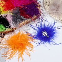 Pins Brooches Colorful Luxury Ostrich Feather Brooch Scarf Clip for Men Women Brooches Lapel Pins Dresses Gift Jewelry Accessory 230519