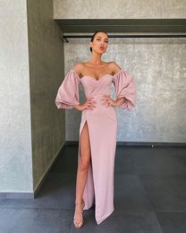 Enkel dammig rosa satin -promklänningar Långt plus storlek från axelns formella aftonklänningar med hög delad 2022 festklänning
