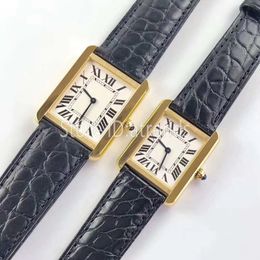 Super Top Fashion Quartz Watch Women Gold Dial Sapphire Glass Middle Small Size Black Leather Strap Wristwatch Classic Rectangle Design Ladies Dress Clock 1537