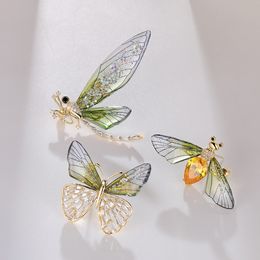 2023 Vintage Women Crystal Brooches Dragonfly Badge Pin Zircon Elegant Scarf Collar Pins Weddings Office Party Jewellery Gift