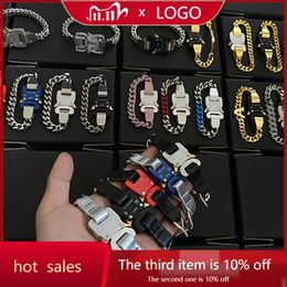 Bracelets ALYX Metal Plate Titanium Steel Hand Lian High Street Men Women 1 1 Functional Wind 1017 ALYX 9SM Chain Necklace