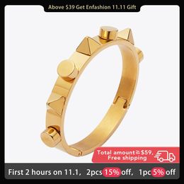 Bangles Enfashion Pyramid Cuff Bracelet Manchette Armband Gold color Punk Spike Bangle Bracelet For Women Bracelets Bangles Pulseiras