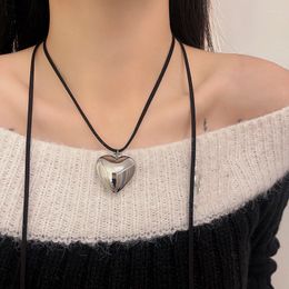 Chains Silver Colour European And American Hip Hop Simple Metal Peach Heart Pendant Titanium Steel Necklace Girl's Sexy Clavicle Chain F