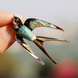 Brooches AWAYTR Enamel Pin Women Jewellery High-Grade Swallow Bird For Female Hat Clothing Accessories Luxury Brooch