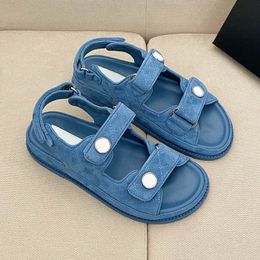 Box Beach Sandals Summer New Style C Fashion Versatile Thick Sole Leather Roman Straight Line with Diamond Buckle Womens Shoes 6719