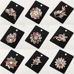 Elegant Rhinestone Flower Pearl Brooches Pins For Women Clothing Coat Suit Lapel Pins Party Banquet Jewellery Corsage Scarf Clips