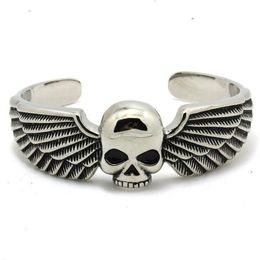 Bangles New!! Top Selling Cool Biker Skull Bracelet 316L Stainless Steel Man Angel Wing Golden Biker Bracelet