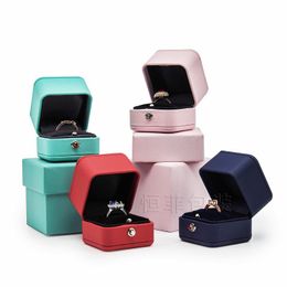 Display Free shipping wedding diamond ring box PU leather rounded ring storage package proposal ring box gift package