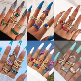 Women Snake Knuckle Ring Set Multistyle Crystal Heart Snake Finger Rings Gift for Love Girlfriend