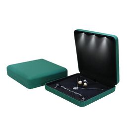 Boxes LED PU Leather Jewellery Box for Ring Necklace Earring Set Gift Box Bracelet Storage Jewellery Organiser Case Tray Holder Storage