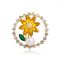 Brooches Wuli&baby Circle Yellow Flower For Wome Lady Pearl Simple Party Office Brooch Pin Gifts