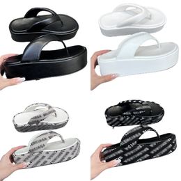 Designer Beach sliders Woman Slipper flip flops Flat Sandals Comfort Beach Slide Skin top Leather Sexy Ladies Scuffs Shoes with Box size 35-40