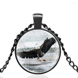 Pendant Necklaces Classic Eagle Design Black Glass Dome Fashion Necklace Men Women Jewelry Accessories Gifts