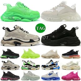 2023 Triple S Designer Shoes Mens Womens Plate-forme Oversized Athletic Shoe Luxury Trainers Fashion Sneakers Trainers Outdoor b8