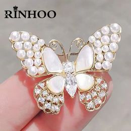 Rinhoo Creative Cartoon Butterfly Brooches For Women Trendy Flying Imitation Pearl Shell Animal Butterfly Pins Wedding Jewelry