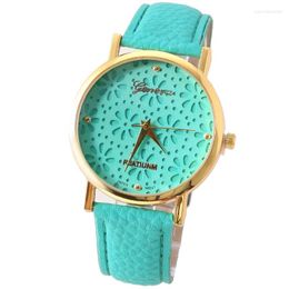 Wristwatches Geneva Retro Pu Leather Watch Golden Hallowed Flowers Wristwatch Fashion Quartz Woman 8 Colours