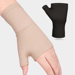 Wrist Support 1 piece of golf player compression thumb carpet tunnel wrist support bracket shoulder strap sleeve Tenosynovitis arthritis gloves P230523