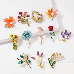 Pins Brooches Vintage flowers leaves pearls brooches plant brooches women's fashion jewelry party clothing accessories enamel badges gifts G220523