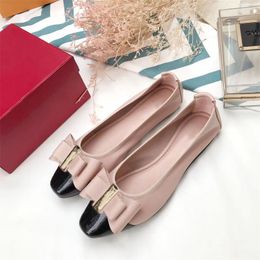 Designer women's boat shoes Fashion leather dancing Shoes Comfortable Buckle Driving Shoes Flat egg roll shoes Soft sole formal single shoelace box