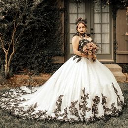 Gillter Black and White Gothic Wedding Dresses with Long Cape Applique Lace Sweetheart Plus Size Outdoor Bridal Gown