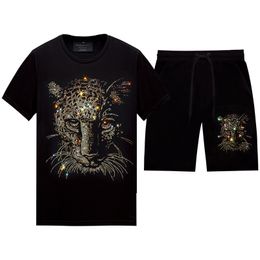 Trainingsanzüge, Designer-Set für Herren mit Strass – Sommer, lässig, Rundhalsausschnitt, kurzärmelige Hemden, Pullover, Oberteile und Shorts, Hosen, 2-teilig