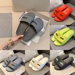 2023 Slippers Sandals Comfortable Designer Slipper Blue Black White Grey Yellow Orange Men Women Summer Beach Hotel Indoor Shower Room Outdoor 36-45