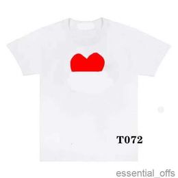 plays Designer Men's T-Shirts Casual Women's Des Badge Garcons Quality Print Short Sleeve Short T-Shirt Couple Hearts TshirtUBYS
