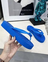 Beautiful woman fashion designer ladies flip flops simple youth slippers moccasin shoes suitable for spring summer and autumn hotels beaches other places 35--42