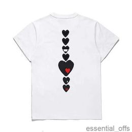 plays Designer Men's T-Shirts Casual Women's Des Badge Garcons Quality Print Short Sleeve Short T-Shirt Couple Hearts TshirtA3UY