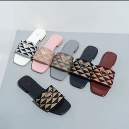 Luxury letter P women's sandals triangle thick heel fashion summer beach low heel shoes designer slipper embroidered fabric slippers metal slipper.