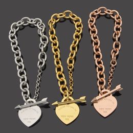 Women Designer Bangles Brass Peach Heart Arrow Buckle Thick Bracelet Luxury Couple Bracelets