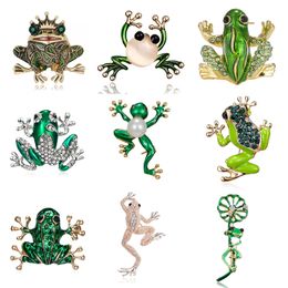 12 Styles Vintage Crystal Green Frog Brooches for Women Fashion Rhinestone Animal Brooch Pin Ladies Party Jewellery Accessories