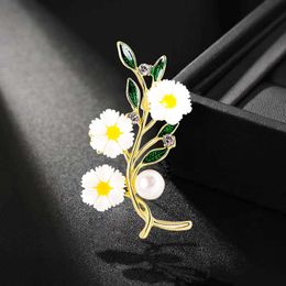 Pins Brooches Women's Elegant and Exquisite Gardenia Enamel brooch Fashion Design Women's Leisure Set Office Badge Tight Corset Classic Jewelry Gift G220523