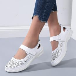 Sandals Summer Style Comfortable Casual Cowhide Hollow Mother's Shoe Hole Carved Flat Women's Shoes C659Sandals