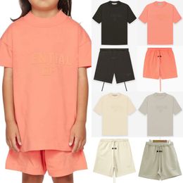 Ess Camisetas infantis Shorts infantis Roupas essenciais Meninos Meninas Fatos casuais Camisetas Calças Juventude Criança Medo Camisetas Mangas Curtas Tops Verão Deus Camisetas Soltas