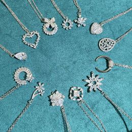 Necklaces 20 Pcs/Lot Female Wedding Accessories Shiny Clear Zircon Crystal Snowflake Pendant Necklace For Women Yiwu Stock