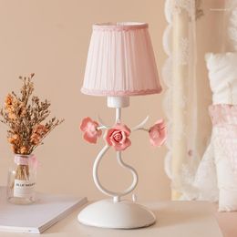 Table Lamps Pink Rose Side Light Bed Room Decoration Ins Girl Europe Princess Bedside Desk Lamp Lighting Deco Nightstand Fixture