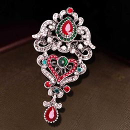 Pins Brooches Retro Women's Baroque Crystal Pendant brooch Palace Retro High Quality Women's Exquisite Emblem Jewellery Party brooch G220523