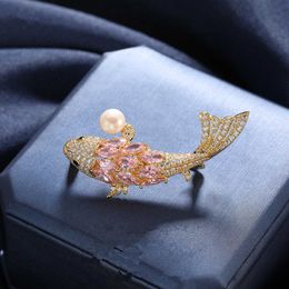 Pins Brooches Classic exquisite carpet all crystal pearl Exqusite brooch women's fashionable and elegant high-end design set coat badge G220523