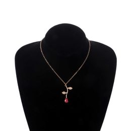 Halsketten 2023 Europäische Amerikanische Japanische Koreanische Mode Neue Rote Rose Anhänger Halskette frauen und Schmuck Party Paar Geschenk Bankett G220524