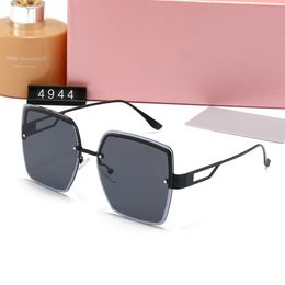 Man Glasses Designer Sunglasses Women Fashion Frameless Rectangle Sunglass UV400 Evidence Eyeglass Mens Eyewear Eyelgasses