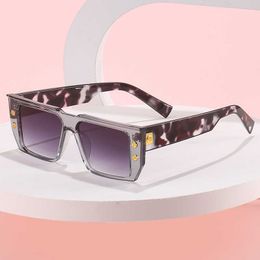 Fashionable large box sunglasses with rice nail decoration, trendy sunglasses, light luxury, modern runway glasses