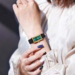 Hot selling internet celebrity, small green watch, women's watch, niche, light luxury, fashionable leather watch, simple and high-end quartz watch