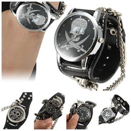Wristwatches 2023 Women Men Punk Style Quartz Wrist Watch With Skeleton Pattern Dial Wide Rivet Strap Cool Watches