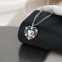 Necklaces JWER Colourful Heart Shaped Zircon Pendant Necklace Clavicle Chain Women's Fashion Moonlight Jewellery Temperature Party Wedding Gift G220524